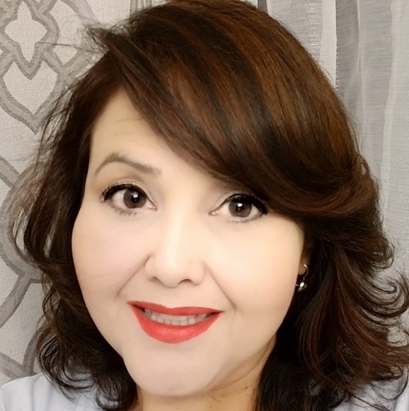 Meet your Posher, Alma - Picture 1 of 1